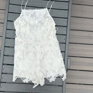 White Lace  Romper Kendall & Kylie small